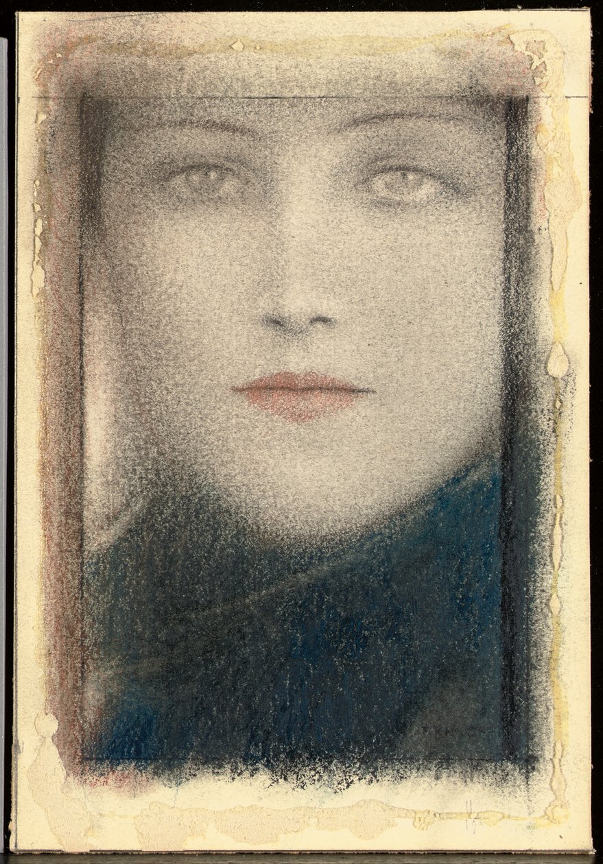 Naisen pää, n. 1910 tekijältä Fernand Khnopff