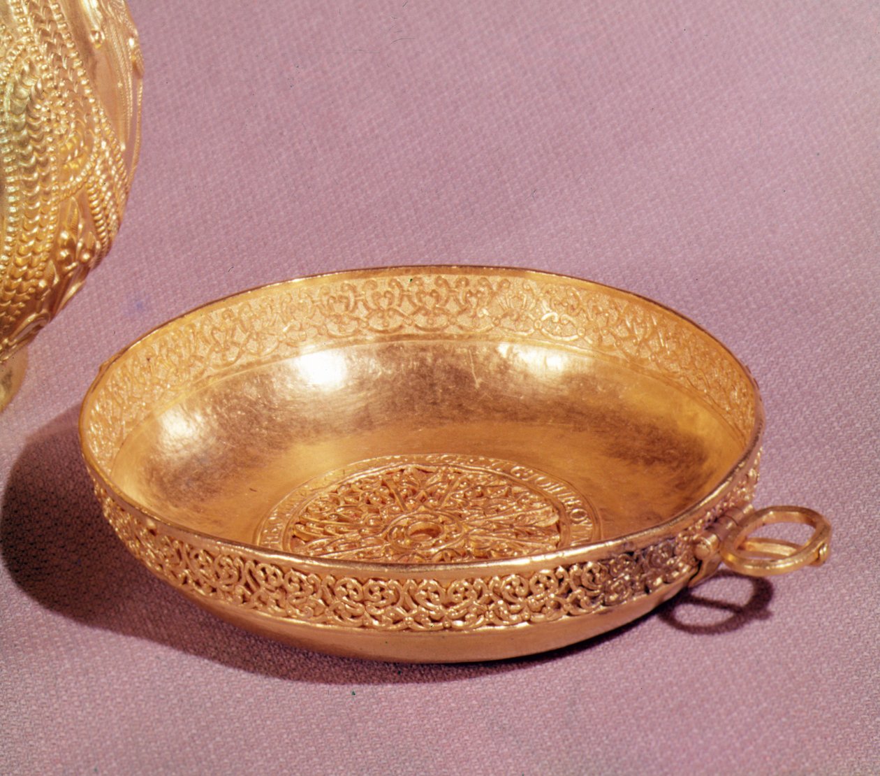 Kulho Szentmiklosista, Romaniasta, 8.-9. vuosisadalla (kulta) tekijältä First Bulgarian Kingdom