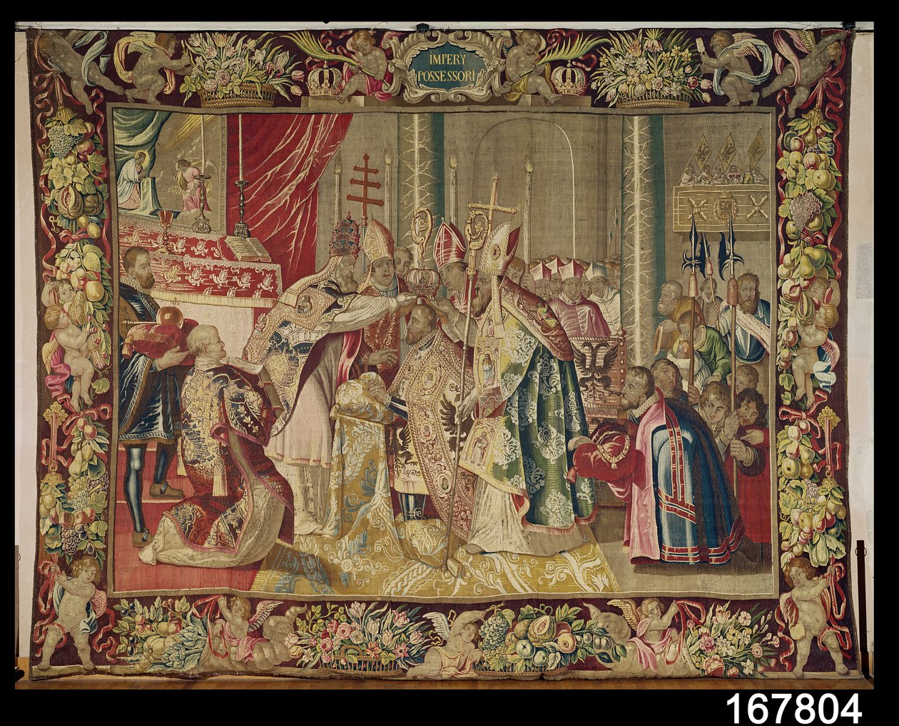 Charles V:n kruunaus (1500-58) Charles Quintin kuvakudoksesta, n. 1630-40 tekijältä Flemish School