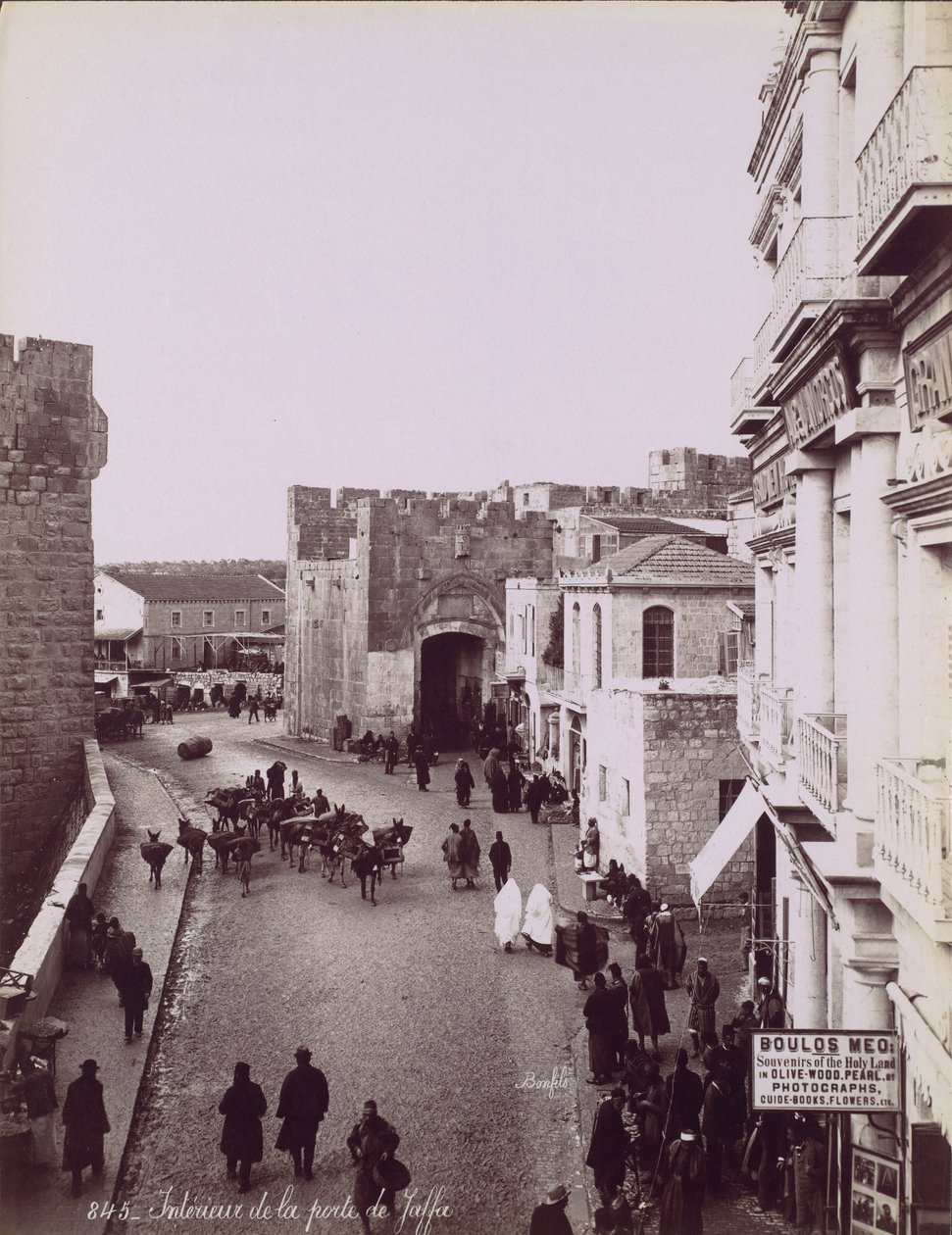 Jaffa-portin sisätilat, n. 1870. tekijältä Félix Bonfils