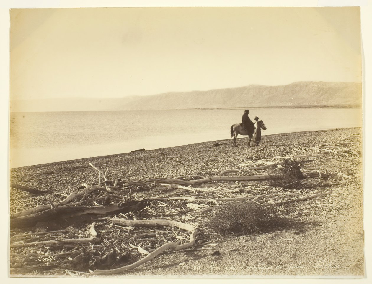 Kuollutmeri ja Juudean vuoret. Palestiina Kuollutmeri ja Juudean vuoret, Palestiina, 1875 tekijältä Félix Bonfils