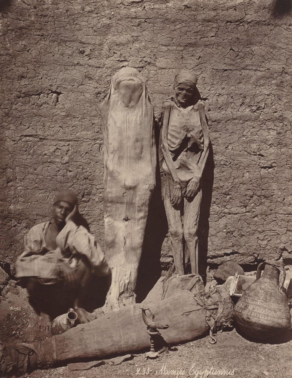 Momies Egyptiennes Egyptiläiset muumiot, n. 1870. tekijältä Félix Bonfils