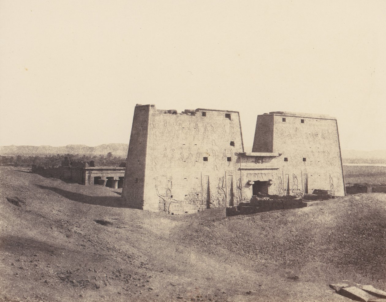 Edfu Apollonopolis Magna, Temppelin yleinen näkymä, 1851-52, painettu 1853-54. tekijältä Félix Teynard