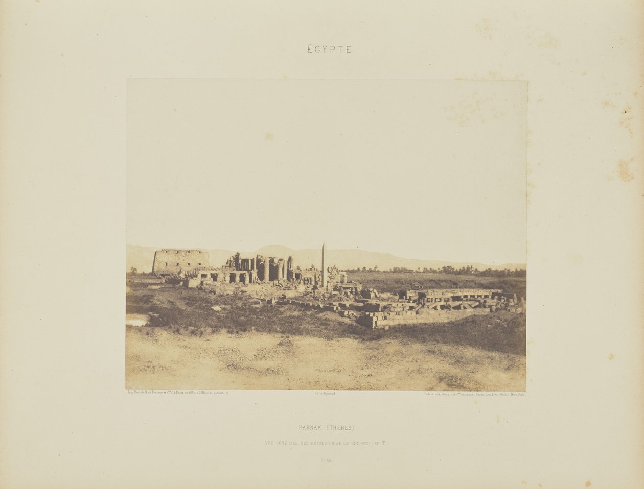 Karnak (Theba). Yleiskuva raunioista kaakosta, T:ssä tekijältä Félix Teynard
