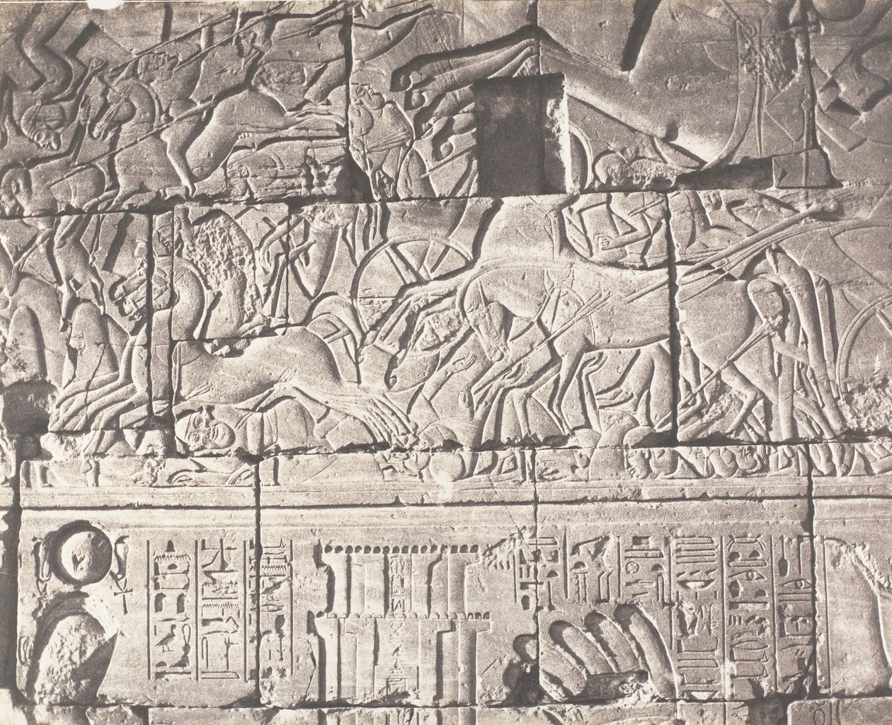 Karnak Thebes, palatsin kotelo - Yksityiskohdat Point O:n veistoksia, 1851-52, painettu 1853-54. tekijältä Félix Teynard