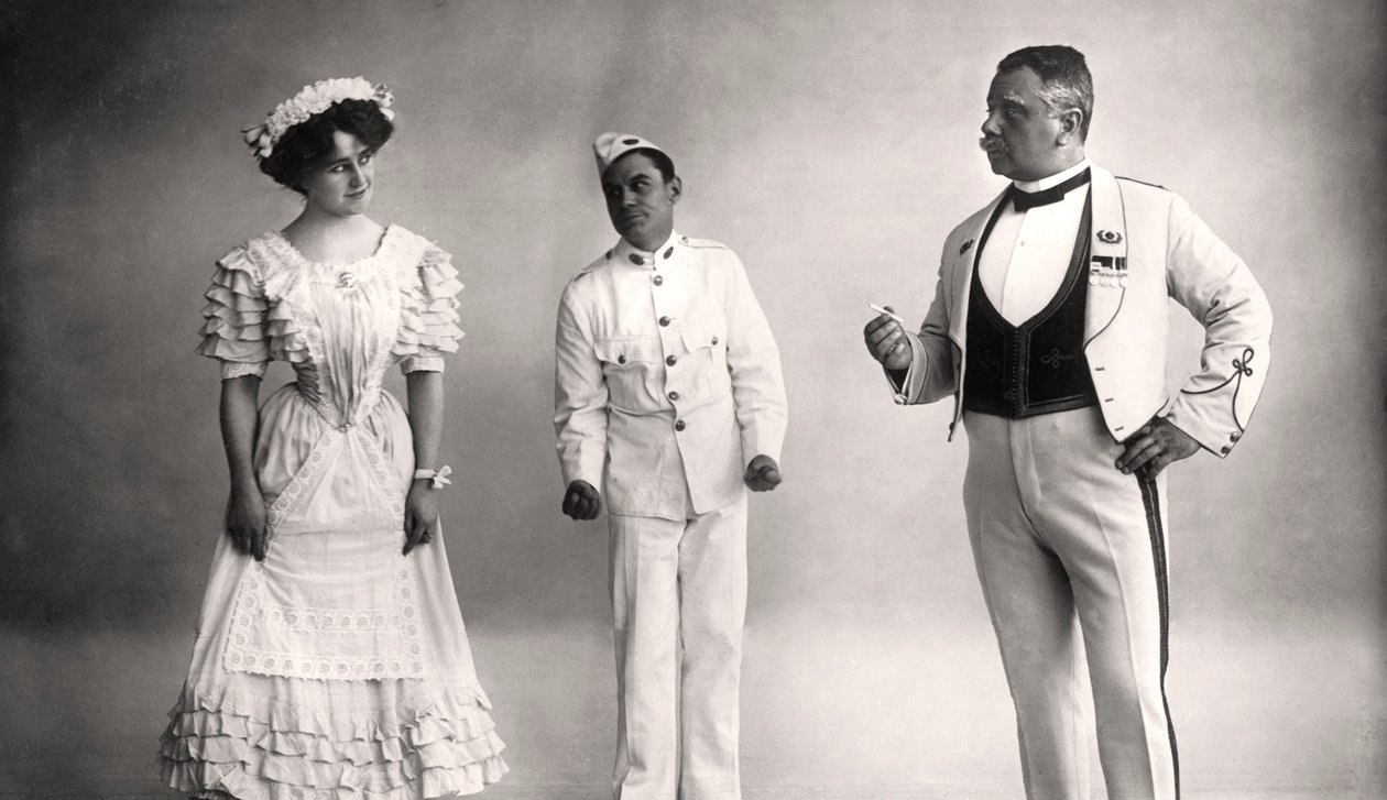 Florence Jameson, Reginald Switz ja Alfred clarke kohtauksessa The Blue Moon, 1900-luvulta. tekijältä Foulsham and Banfield