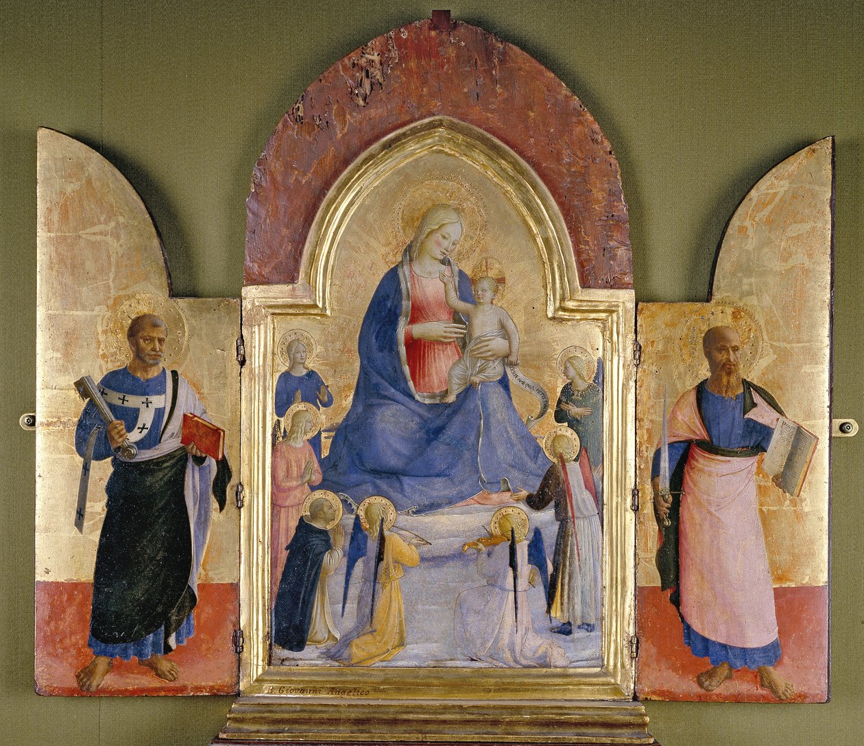 Neitsyt ja lapsi enkelien ja dominikaanisten pyhien kanssa, Pyhä Pietari (vasemmalla) ja Paavali (oikealla) (tempera ja kultaus paneelissa) tekijältä Fra Angelico