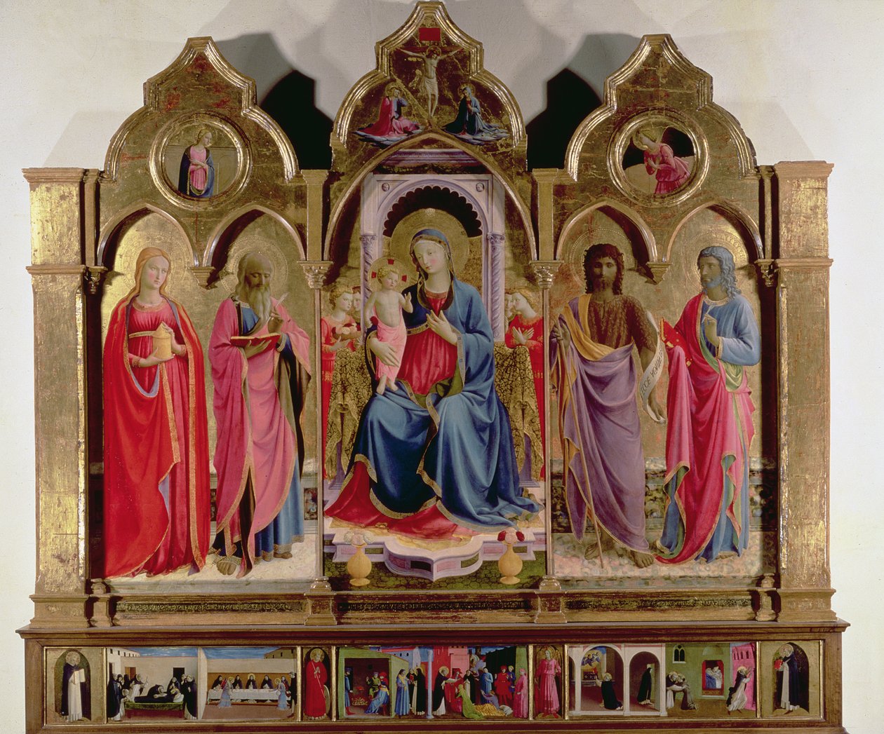 Neitsyt ja lapsi valtaistuimella neljä enkeliä, Pyhä Markus, Pyhä Johannes Kastaja, Pyhä Johannes Evankelista ja Maria Magdalena, Polittico di San Domenico (katso lisätietoja 87999) tekijältä Fra Angelico