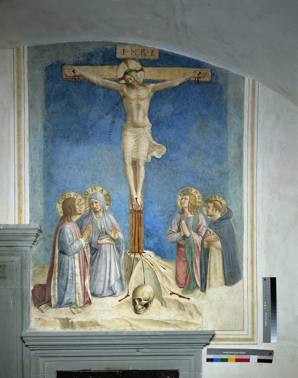 Ristiinnaulitseminen Neitsyt Marian ja Pyhän Kosmen kanssa tekijältä Fra Angelico