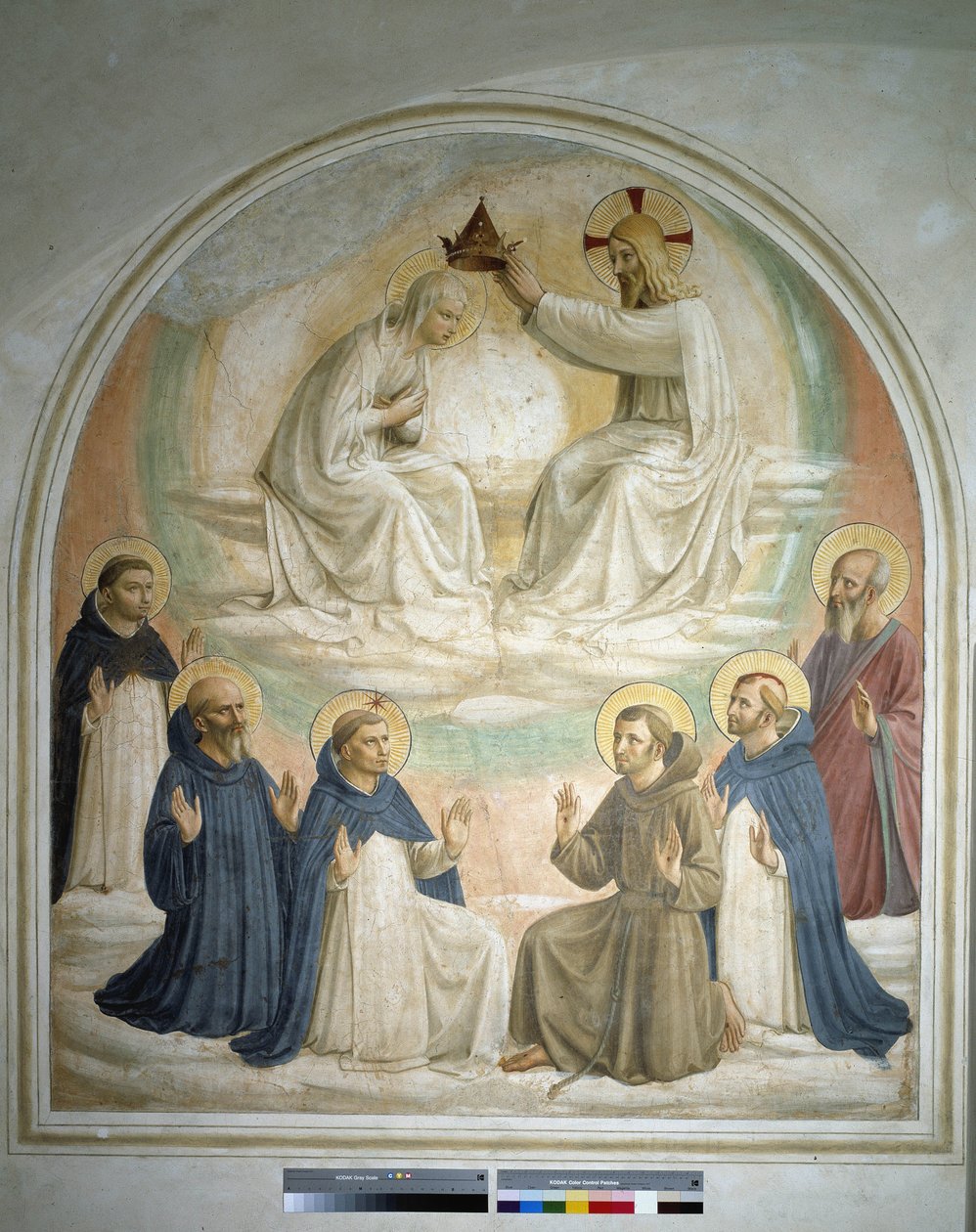 Neitsyen kruunaus. Vasemmalta dr. : Pyhä Tuomas, Pyhä Benedictus Nursialainen, Pyhä Dominic, Saint Francois, Saint Pierre marttyyri ja Saint Marc. Fresko Guido di Pietro tekijältä Fra Angelico