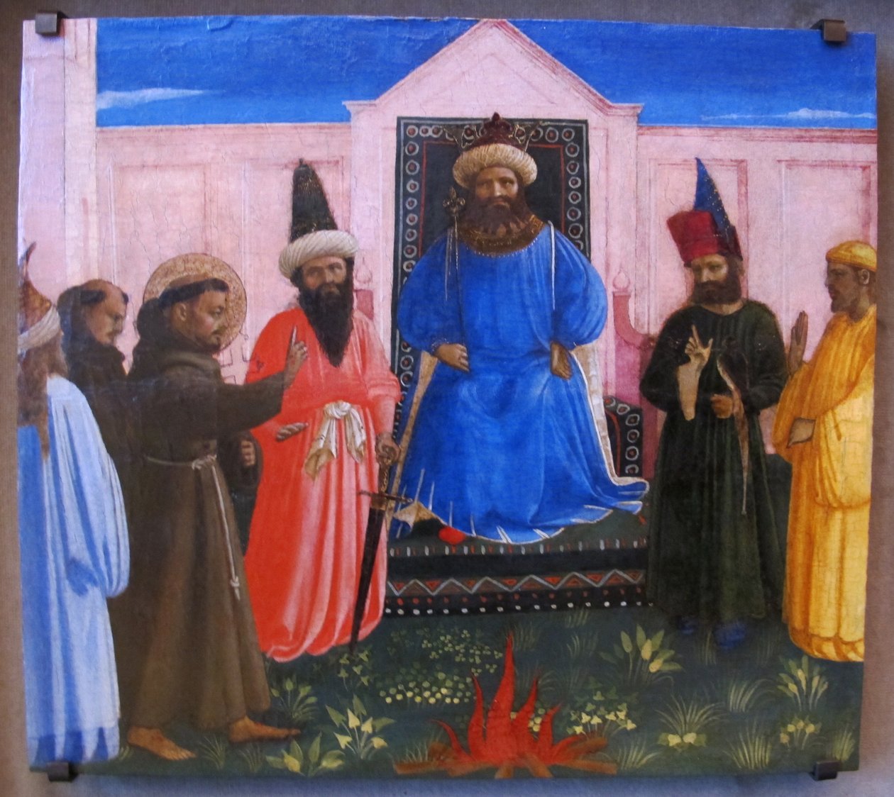 Tulikoe, Pyhä Fransiskus tarjoutuu kävelemään tulen läpi käännyttääkseen Egyptin sulttaanin (Legenda maior, IX, 8). tekijältä Fra Angelico