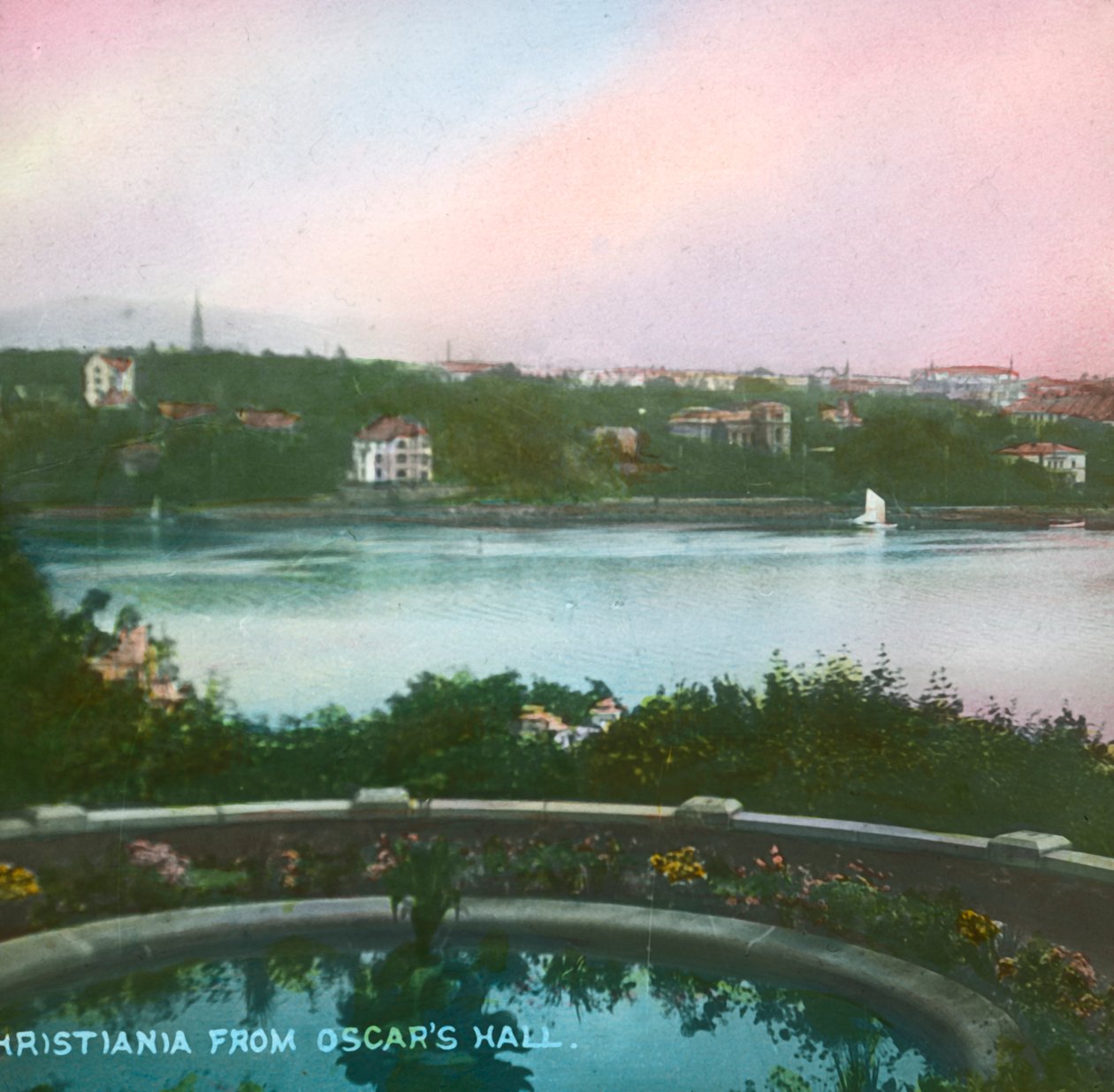 Näkymä Oscarshallista, Christiania, Oslo, Norja, 1800-luvun loppu - 1900-luvun alku. tekijältä Fradelle and Young
