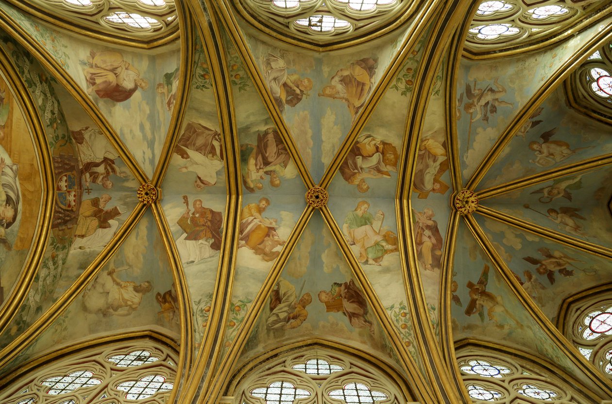 Abbeyn Rayonnant-kappelin holvit renessanssimaalauksilla, 1200-1500-luku tekijältä Francesco Primaticcio