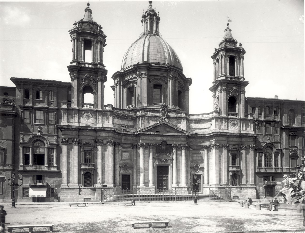 Sant Agnesen kirkko, 1653-57 tekijältä Francesco Borromini