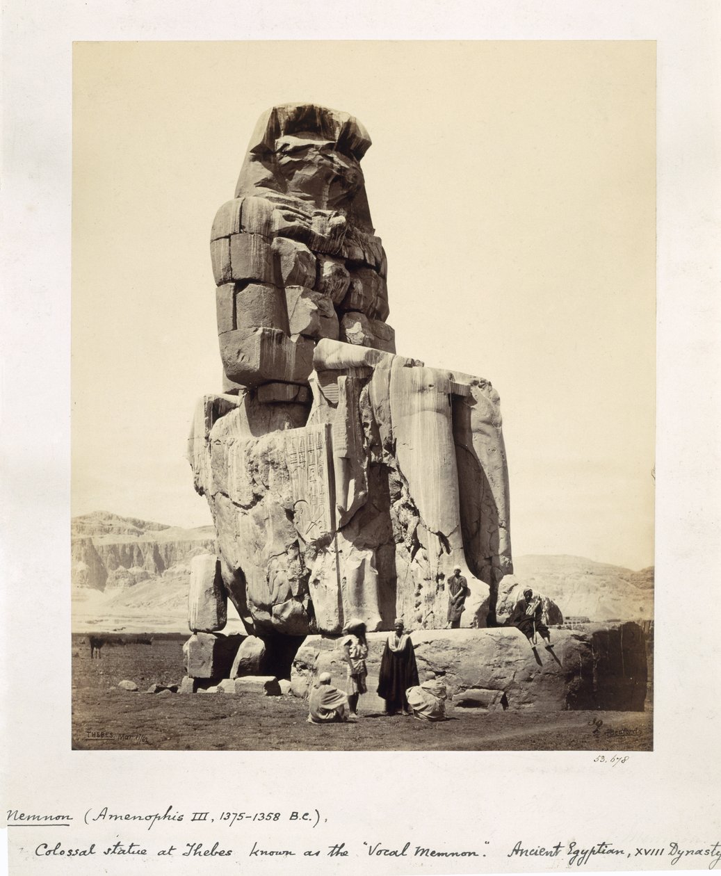 "Vocal Memnon", Amenhotep III:n kolossaalinen patsas, XVIII-dynastia, n. 1375-1358 eKr., Thebes, 1862 (seepiakuva) tekijältä Francis Bedford