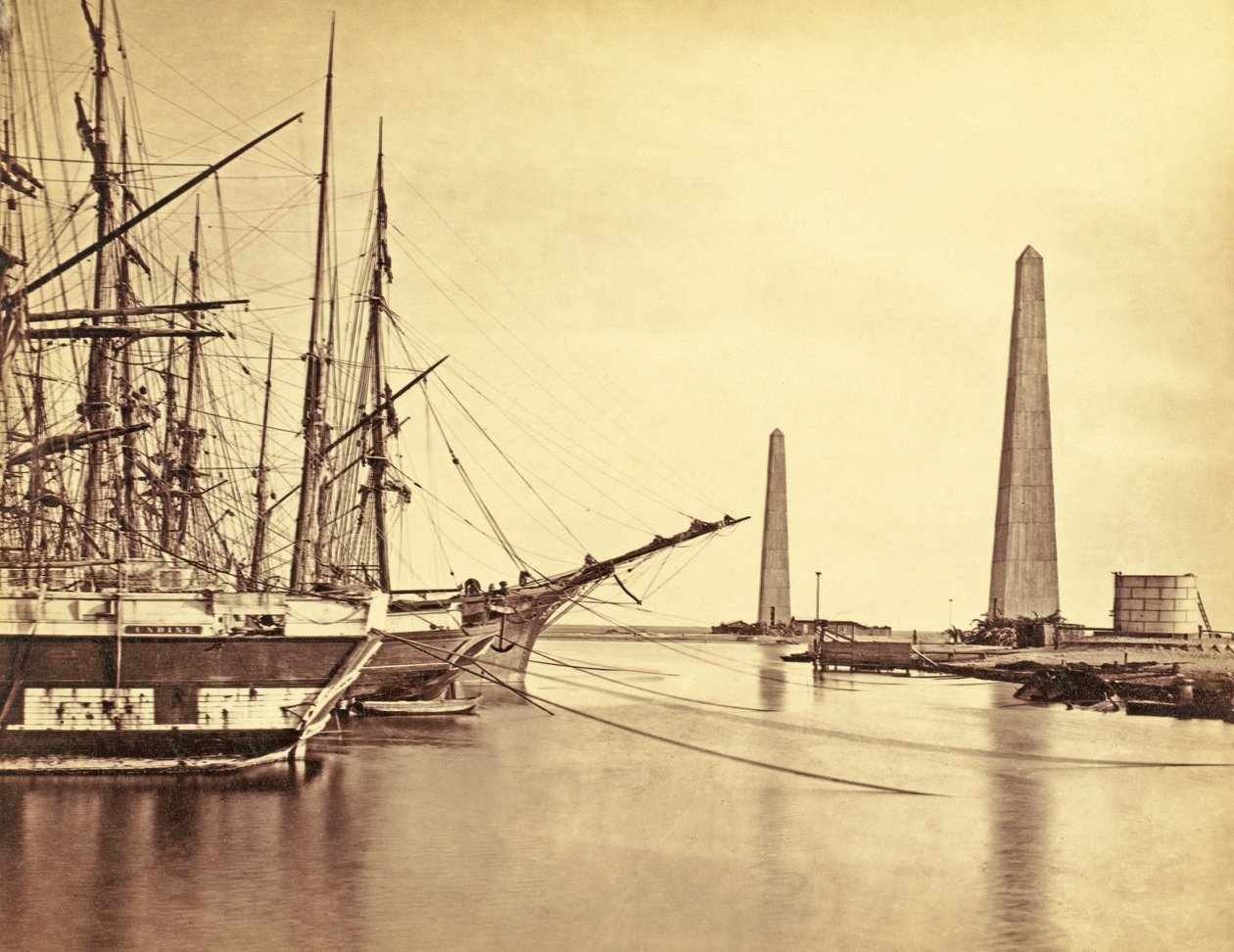 Port Saidin Suezin kanavan sisäänkäynti, n. 1856 (albumiprintti) tekijältä Francis Frith