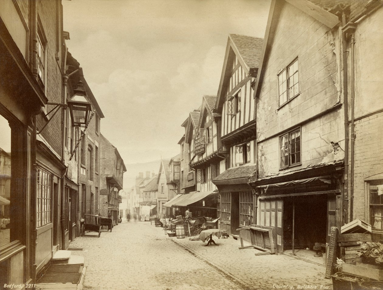 Butcher Row, keskiaikainen katu Coventryssa, Warwickshiressä, vuodelta 1880 tekijältä Francis Bedford