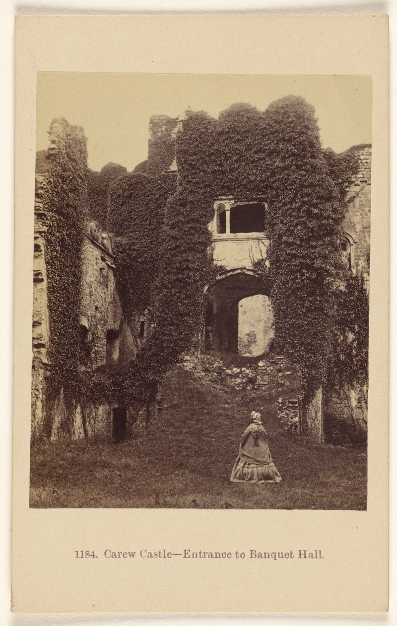 Carew Castle - sisäänkäynti juhlasaliin. tekijältä Francis Bedford