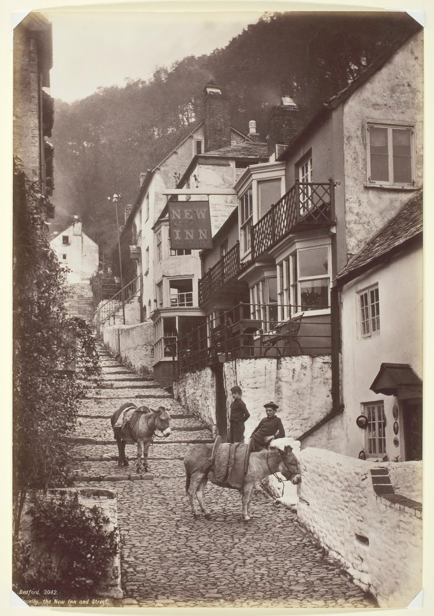Clovelly, New Inn and Street, 186094. tekijältä Francis Bedford