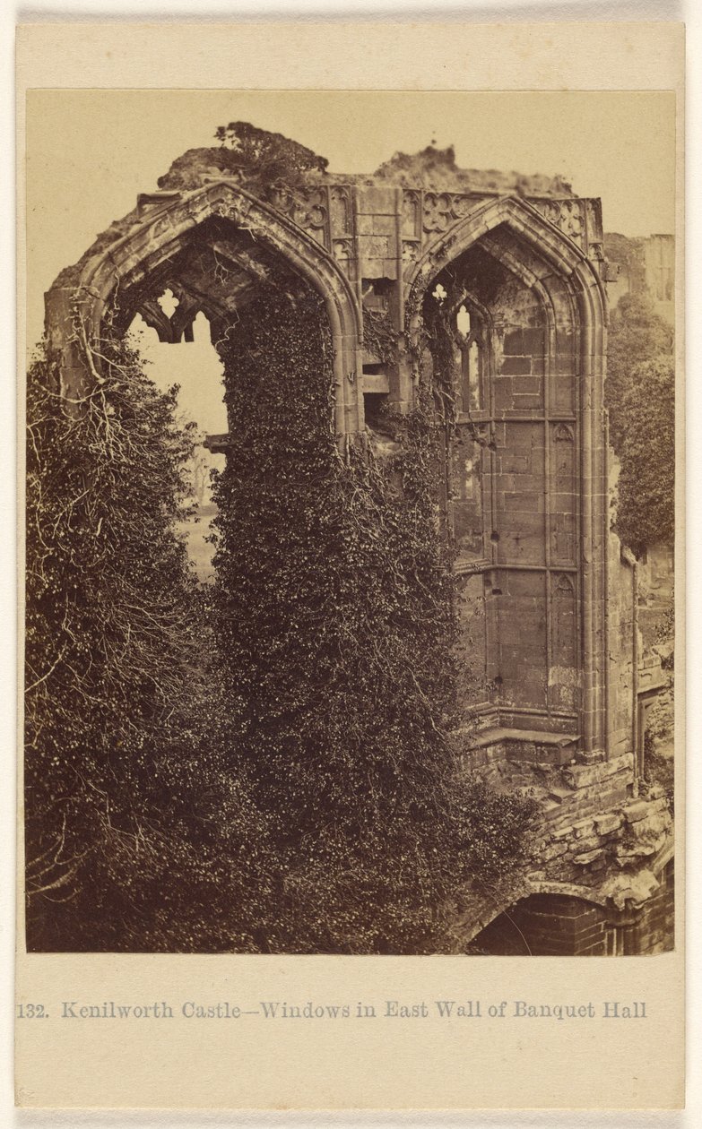 Kenilworth Castle - juhlasalin itäseinän ikkunat tekijältä Francis Bedford