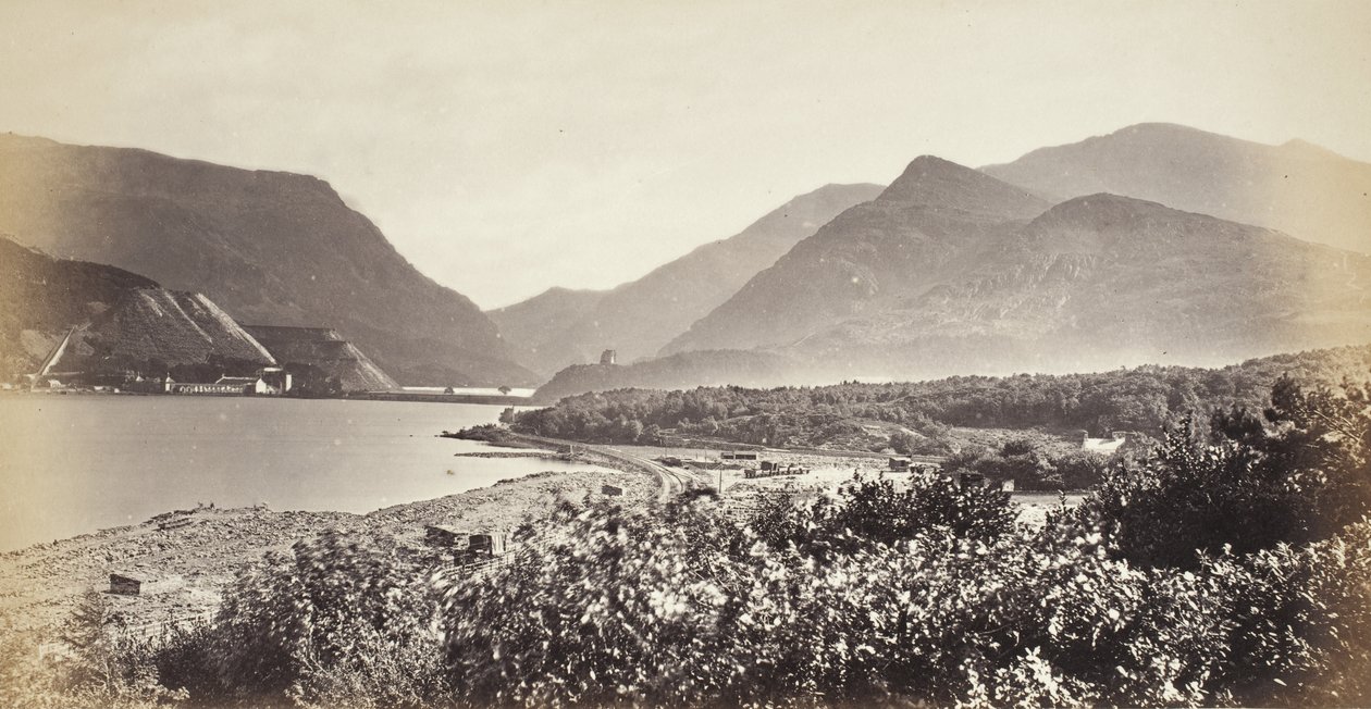 Llanberisin järvet, Snowdon ja sola (527) tekijältä Francis Bedford