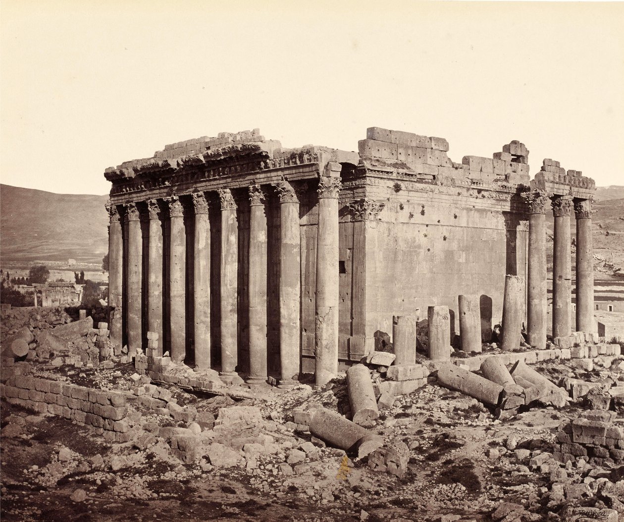 Jupiterin temppeli, Baalbek, luoteesta katsottuna. tekijältä Francis Bedford