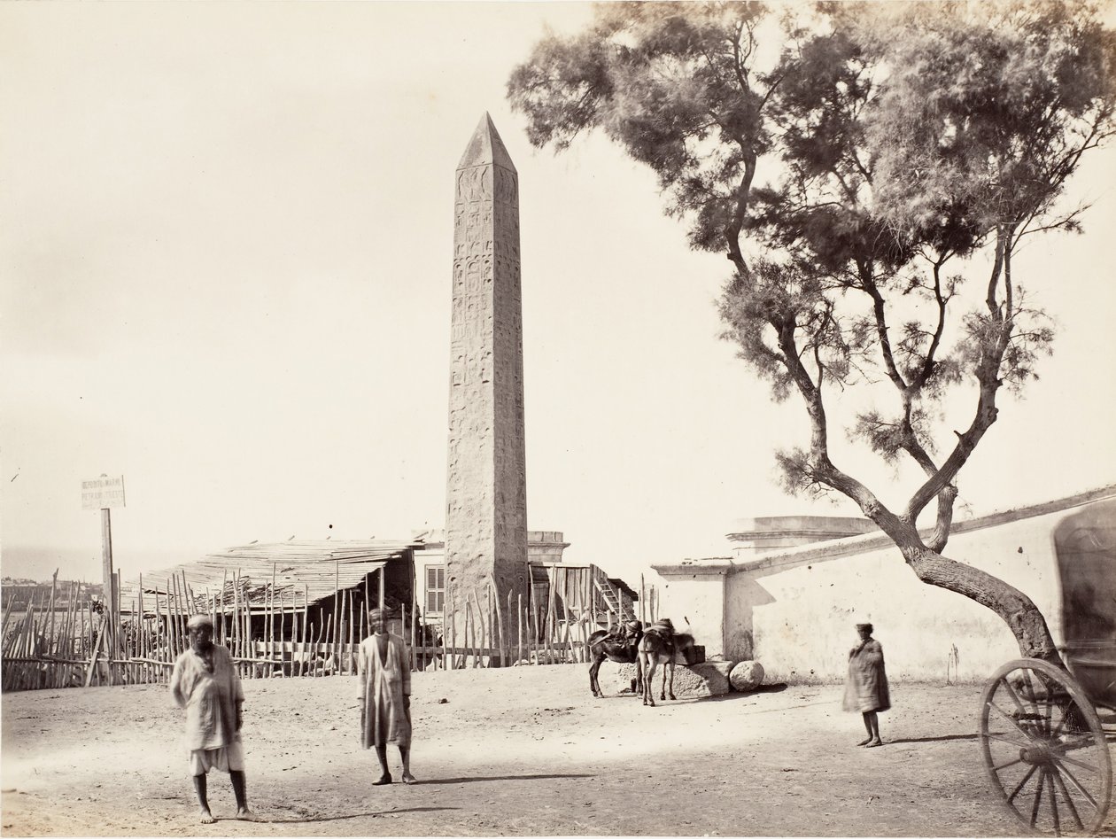 Egyptiläinen obeliski, Kleopatran neula, Aleksandriassa, Egyptissä, n. 1870. tekijältä Francis Frith