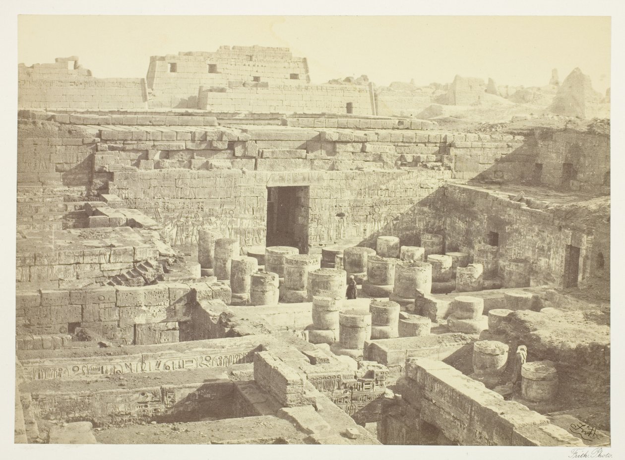 Uusi kaivaus Medinet-Habussa tekijältä Francis Frith