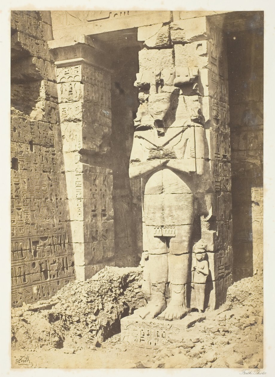 Osirid-täyteaineet Medinate-Haboossa, c. 1857. tekijältä Francis Frith