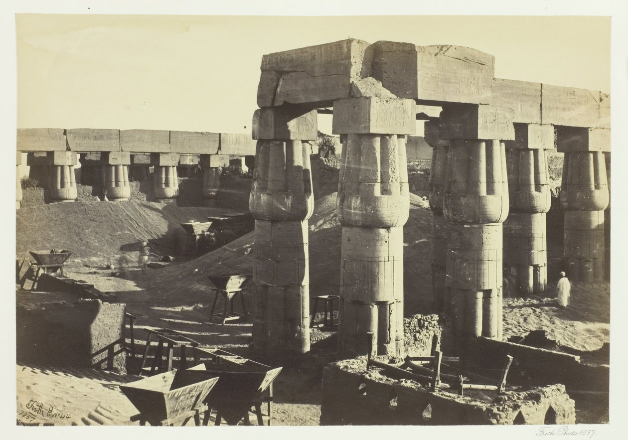 Osa suuresta temppelistä Valtiovarastot, Luxor, 1857. tekijältä Francis Frith