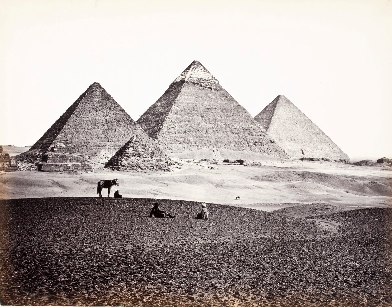 El-Geezehin pyramidit (Lounaasta) tekijältä Francis Frith