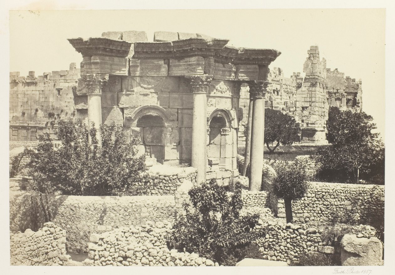 Pyöreä temppeli, Baalbek tekijältä Francis Frith