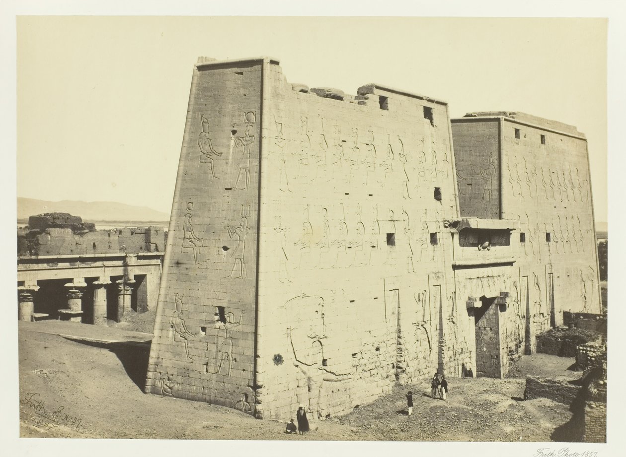 Suuri pylväs Edfoussa Ylä-Egyptissä, 1857. tekijältä Francis Frith