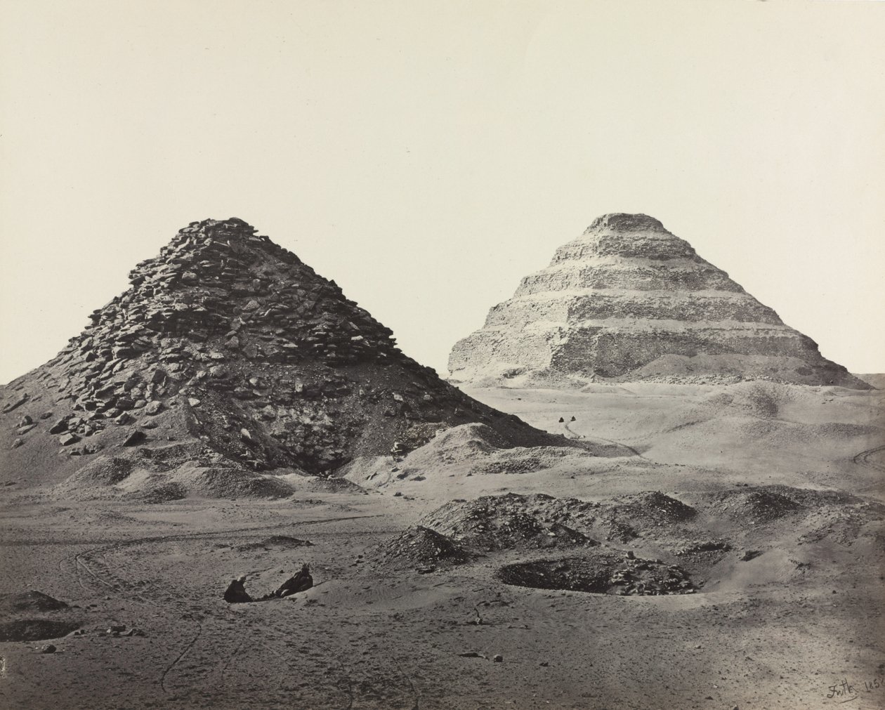 Saqqaran pyramidit koillisesta tekijältä Francis Frith
