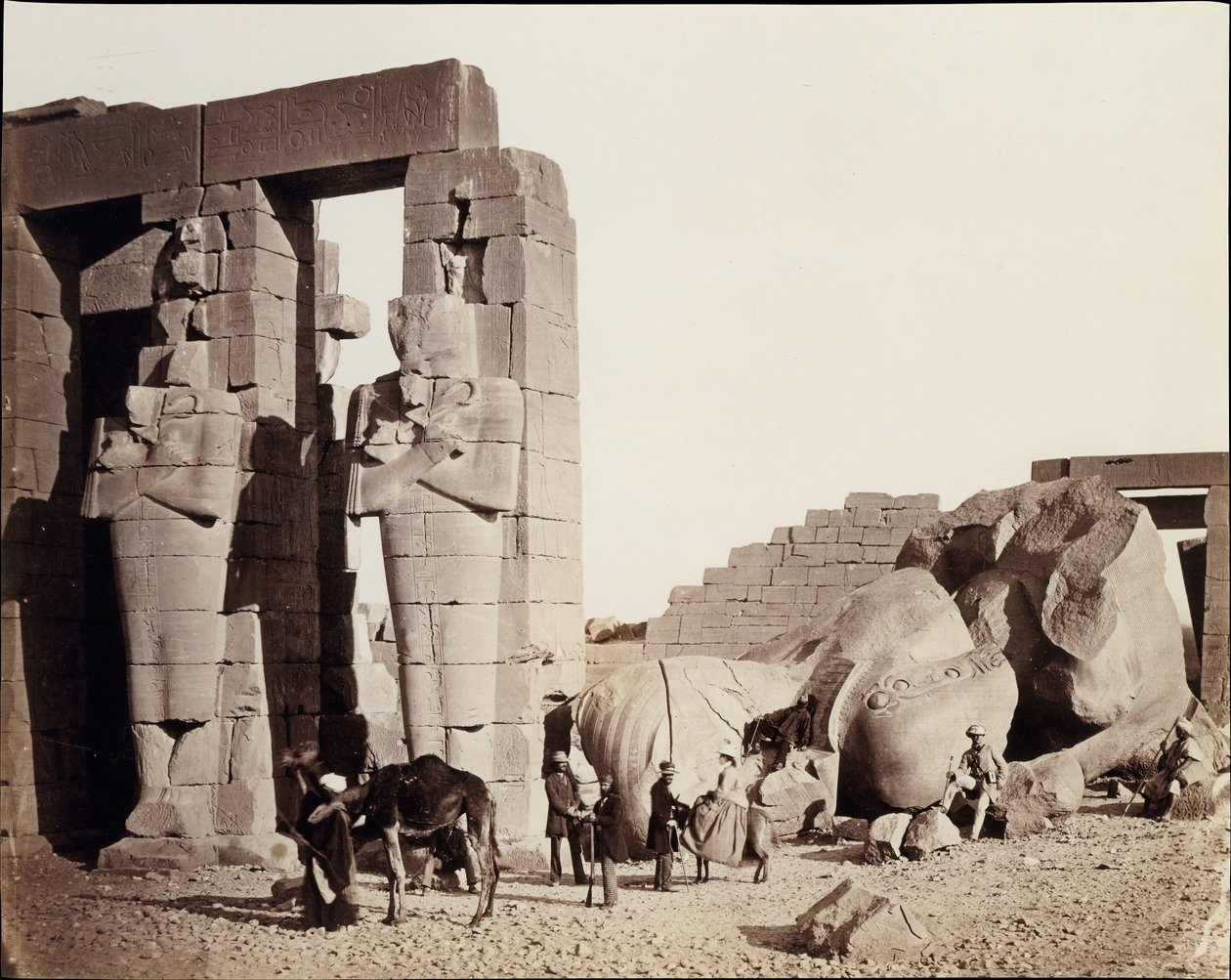 El-Kurnehin Rameseum, Thebes, 1857. tekijältä Francis Frith
