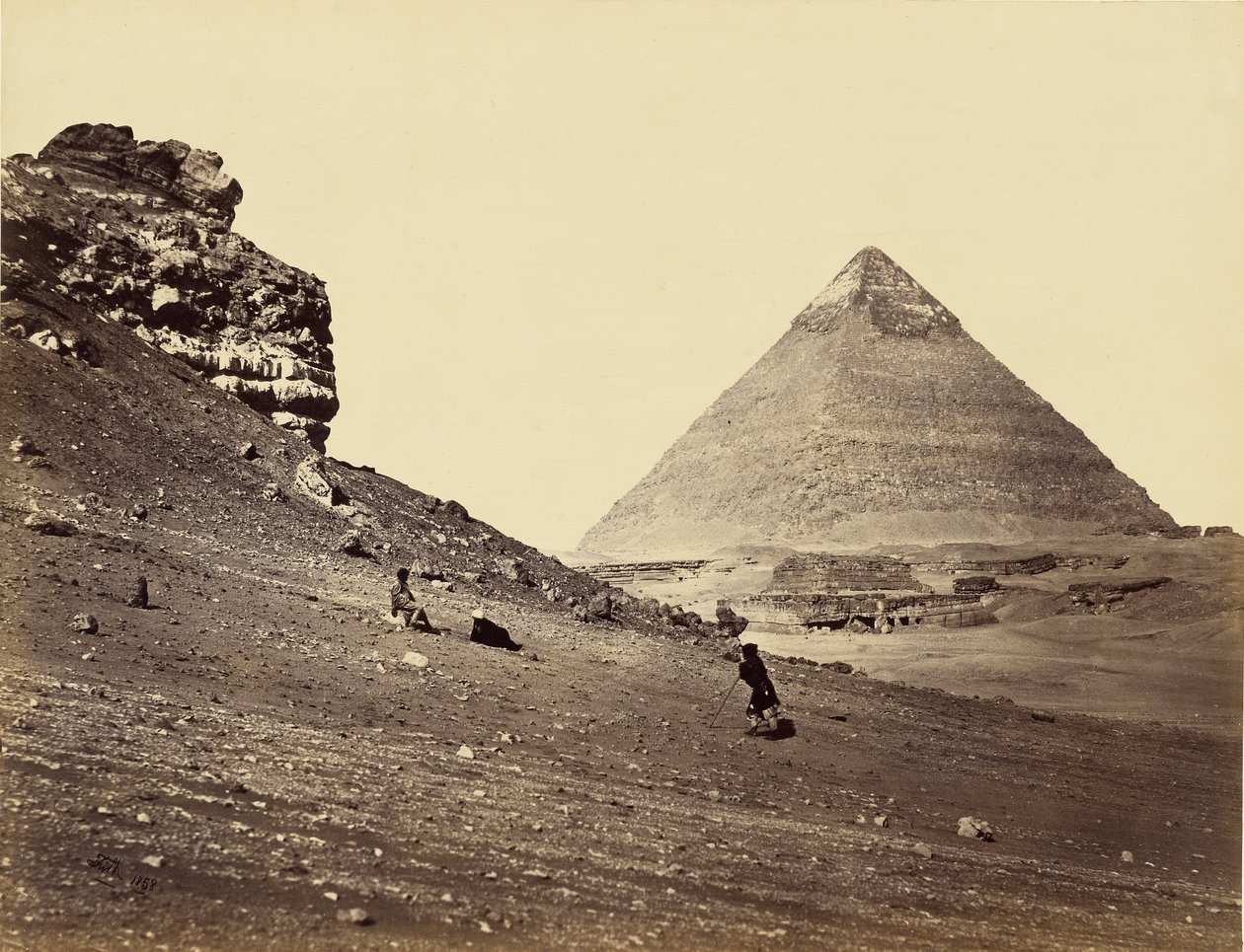 Toinen pyramidi kaakosta tekijältä Francis Frith