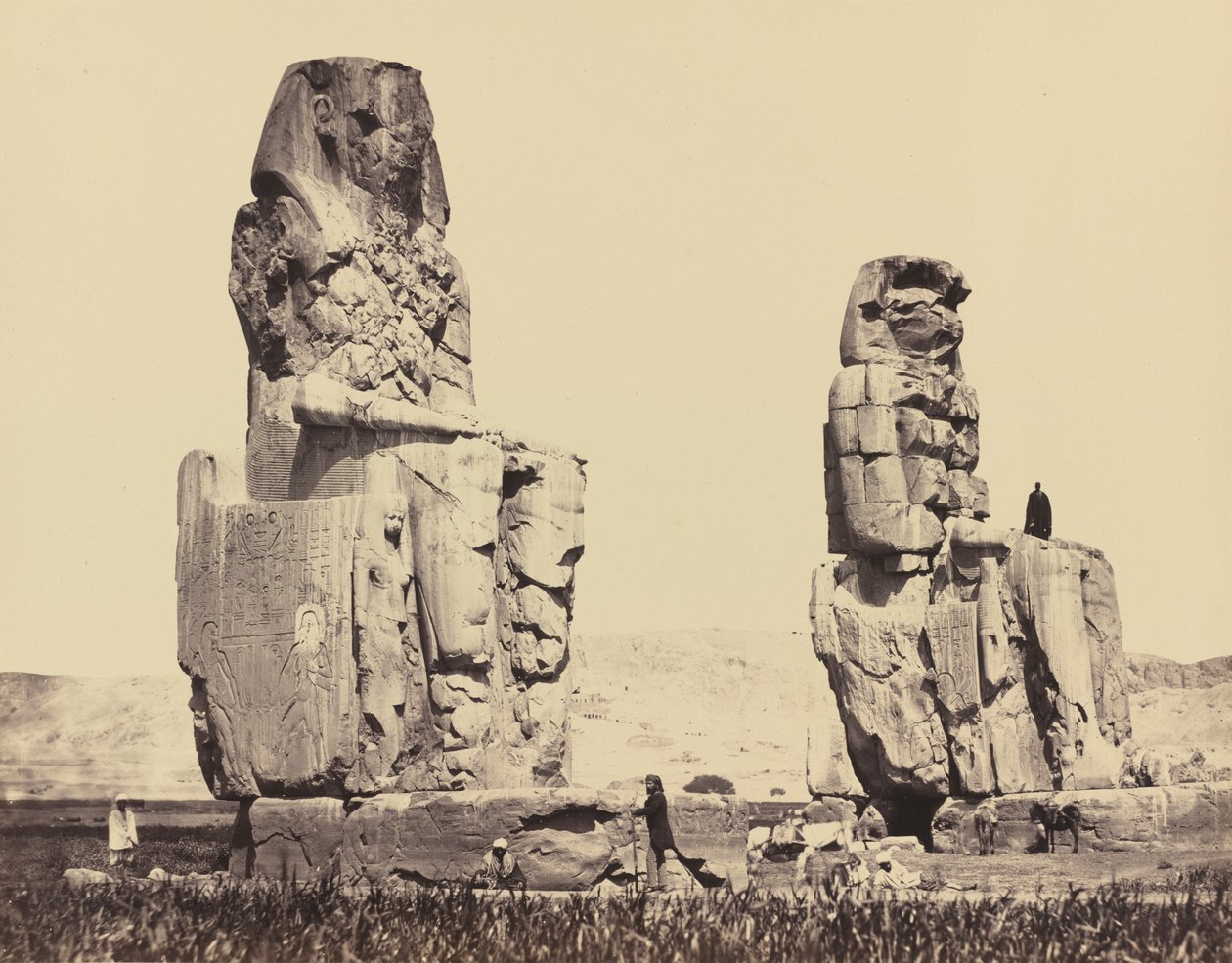 Tasangon patsaat, Thebes tekijältä Francis Frith