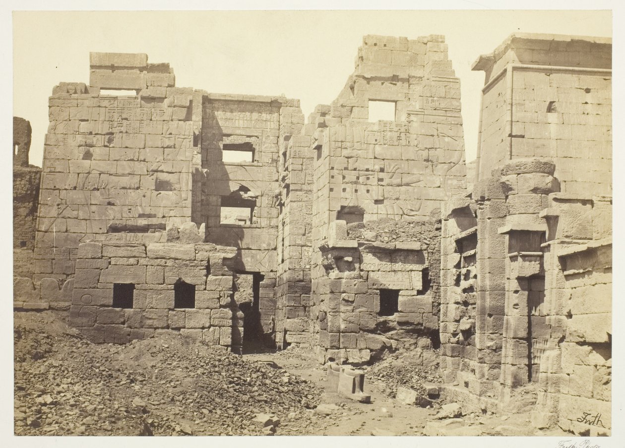 Temppelipalatsi, Medinet-Haboo tekijältä Francis Frith