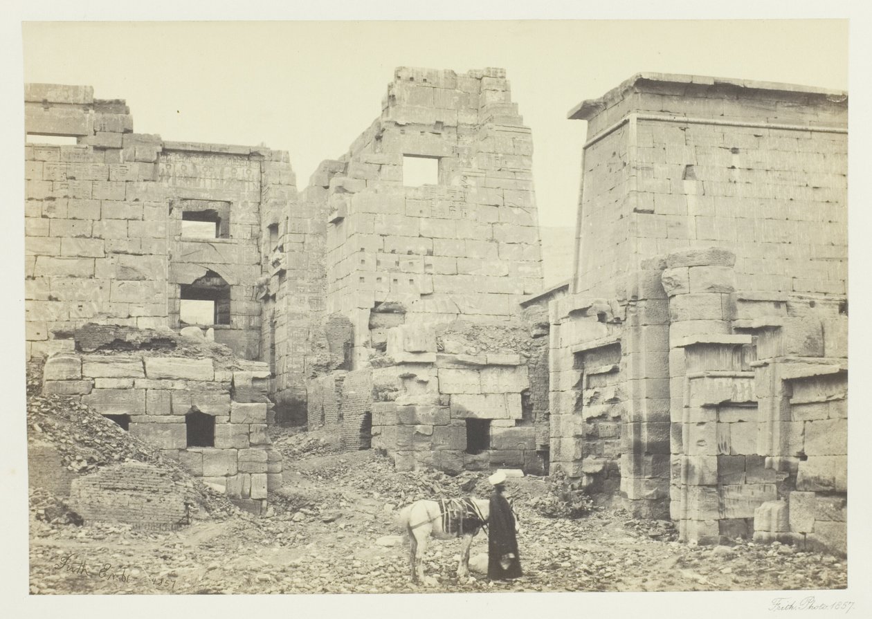 Temppelipalatsi, Medinet Haboo tekijältä Francis Frith