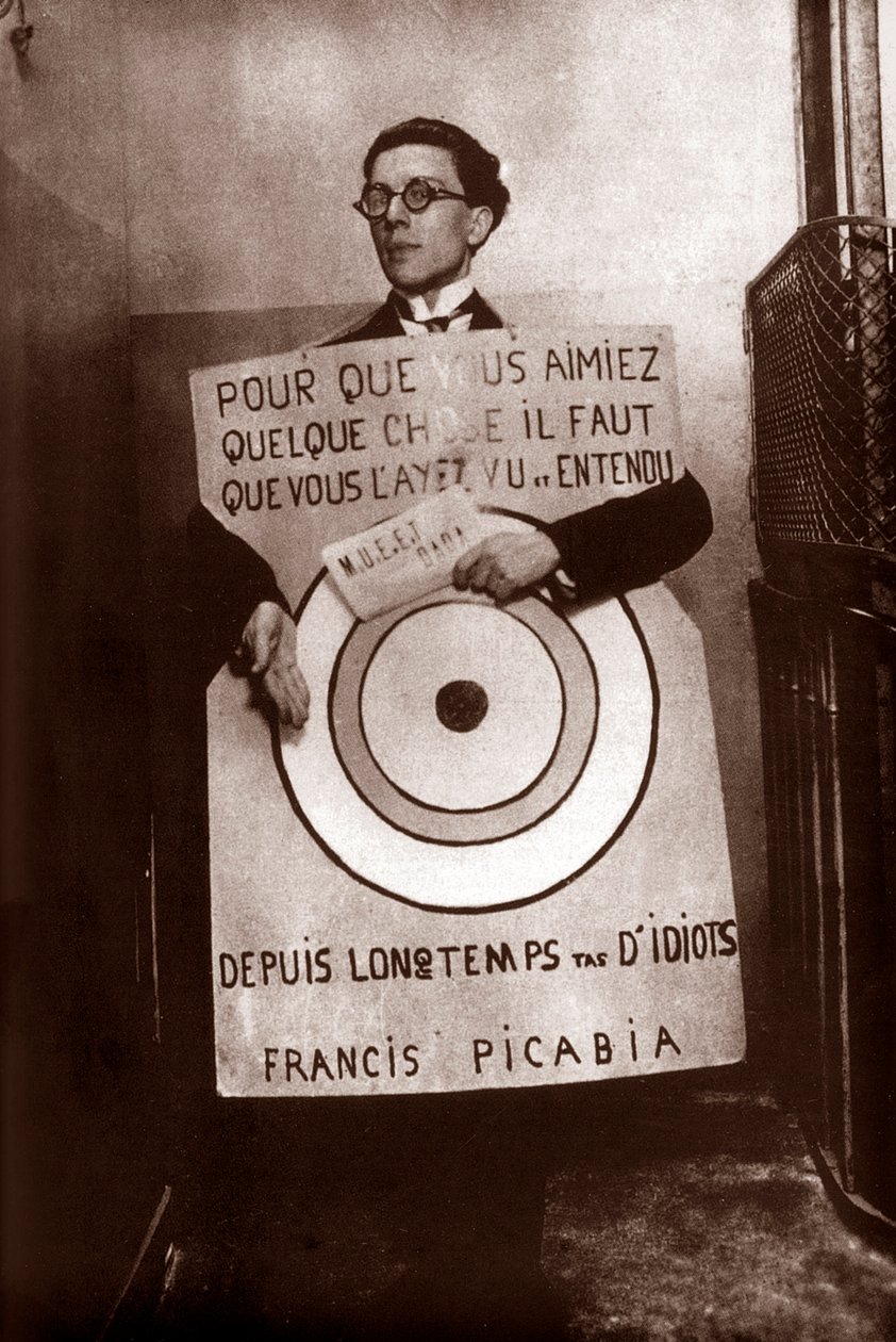 Andre Breton kohteena voileipämiehenä (Picabia) Dada-festivaaleilla, Pariisi, 27. maaliskuuta 2003 tekijältä Francis Picabia