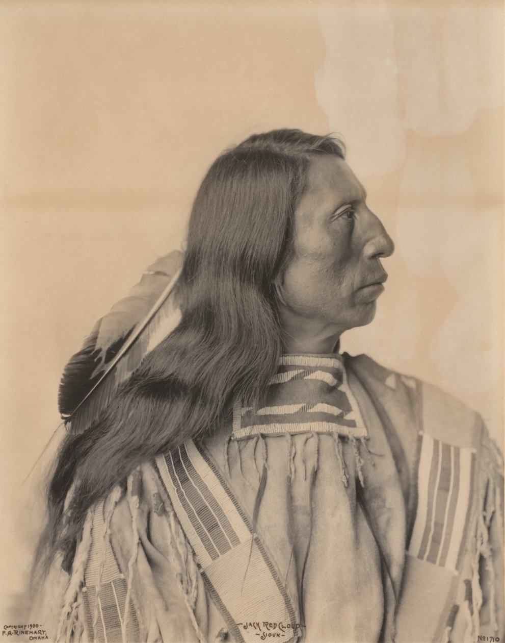 Muotokuva Jack Red Cloudista, sioux-intiaanista, 1800-luvun lopulla. tekijältä Frank A. Rinehart