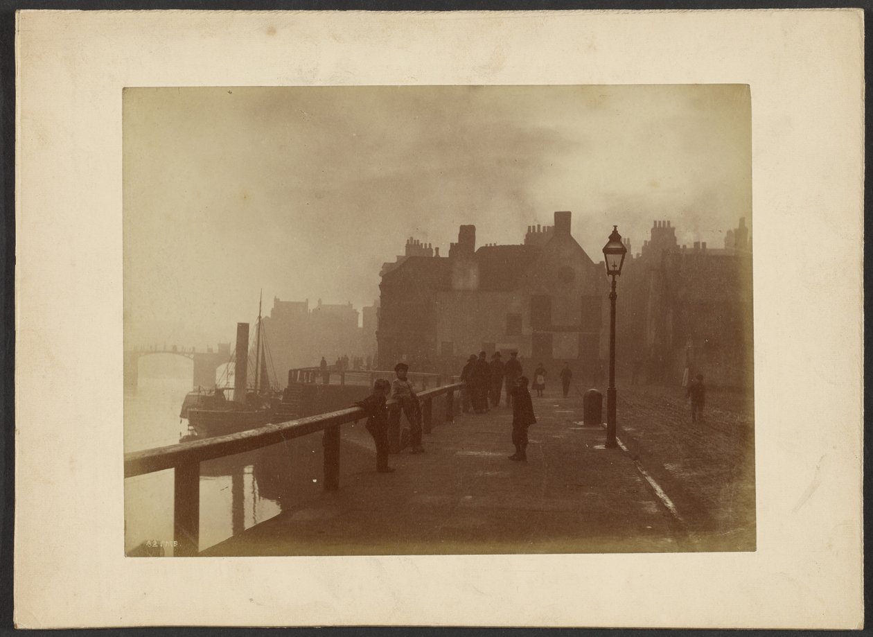 [Coffee House Corner, Whitby] tekijältä Frank Meadow Sutcliffe