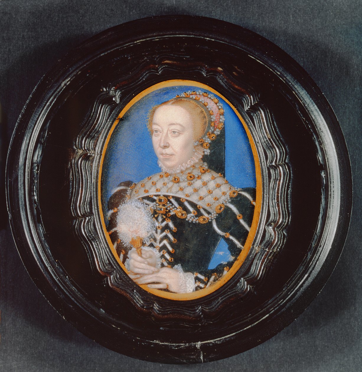 Catherine de Medicin miniatyyri, n. 1555 (wc perunakalvolla) tekijältä François Clouet