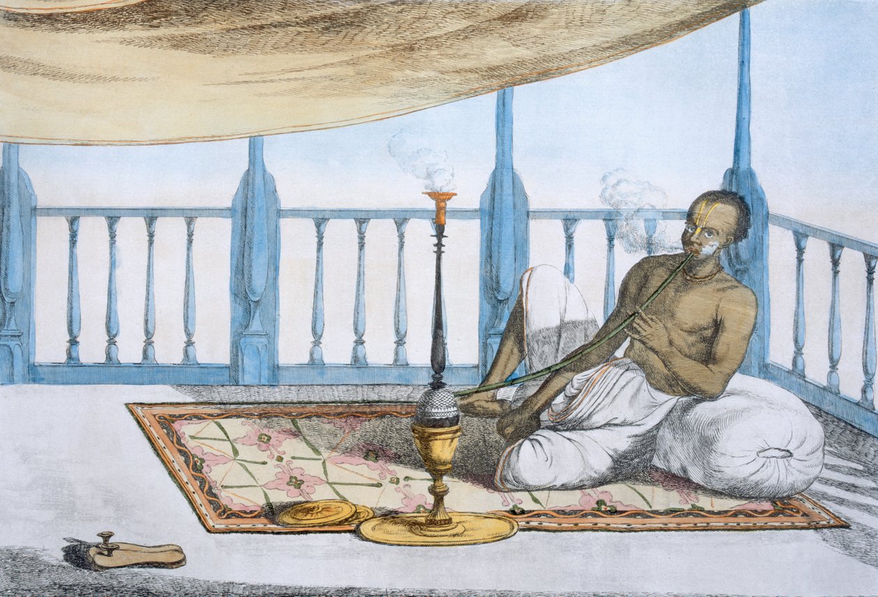 Mies polttaa vesipiippua hasista tai oopiumia, pubista The Hindut or the Description of their Mores, Customs and Ceremonies. 1808-12 (värillinen etsaus) tekijältä Franz Balthazar Solvyns