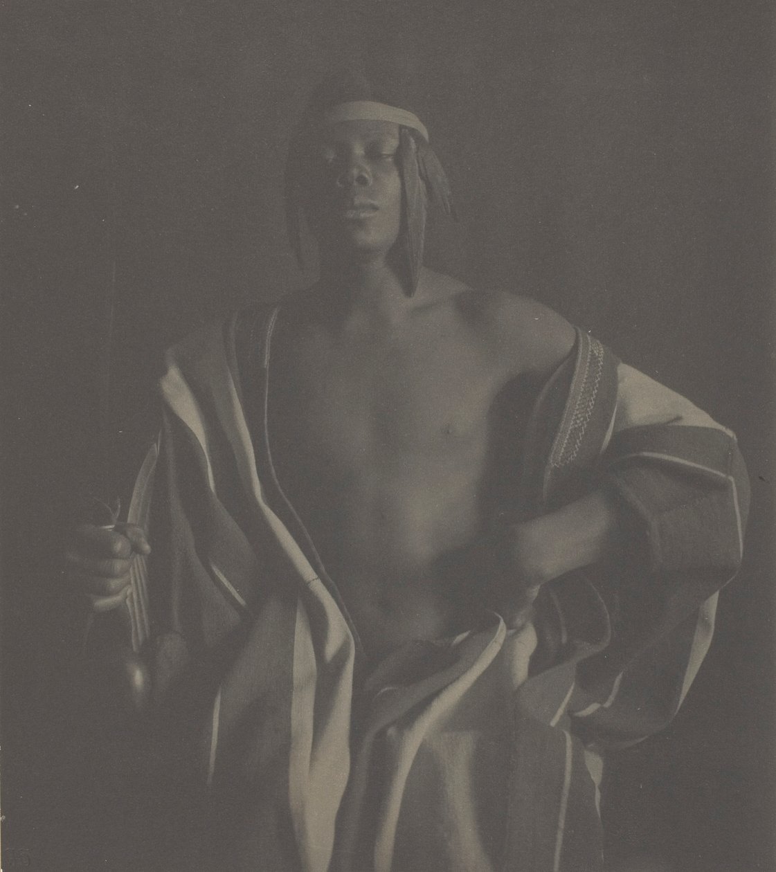 Etiopialainen päällikkö, 1897, painettu n. 1902. tekijältä Fred Holland Day