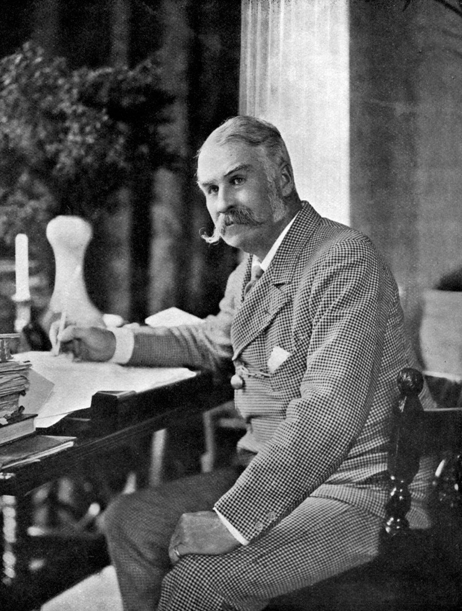 Sir William Schwenck Gilbert 1836-1911, englantilainen näytelmäkirjailija ja humoristi, 1911-1912. tekijältä Frederick Downer and Sons
