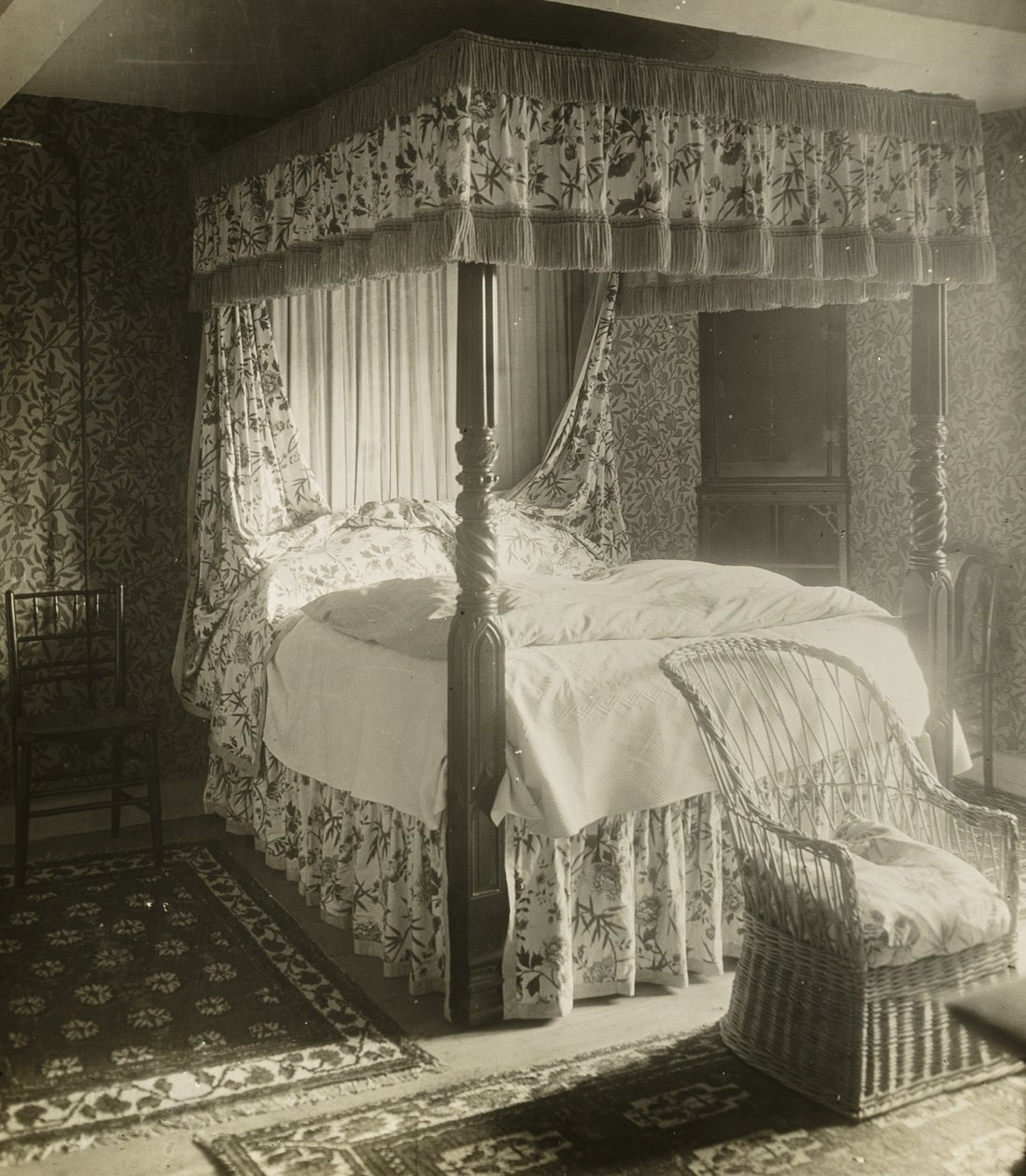 Kelmscott Manor: Bed Wm. Morris syntyi tekijältä Frederick H. Evans