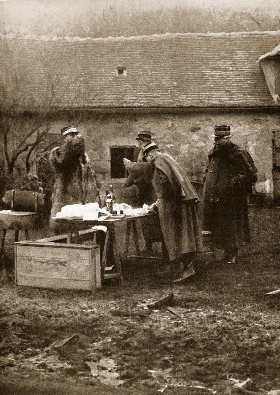 Kiireinen aamupala kenraali Joffre, G.C.B., kanssa edessä (seepiakuva) tekijältä French Photographer