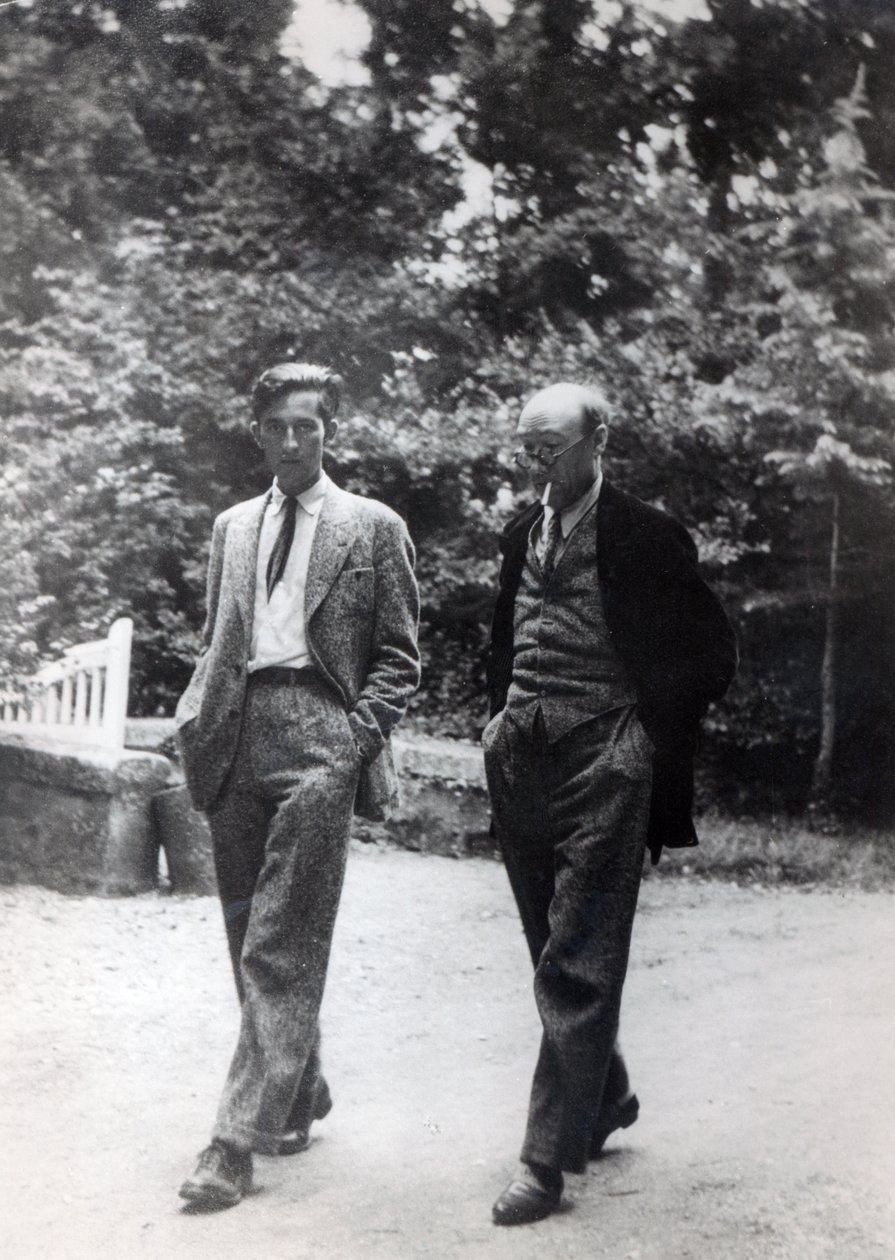 Andre Gide ja Marc Schlumberger Pontignyssa yhdeksi vuosikymmenistä de Pontignysta, n. 1930 tekijältä French Photographer