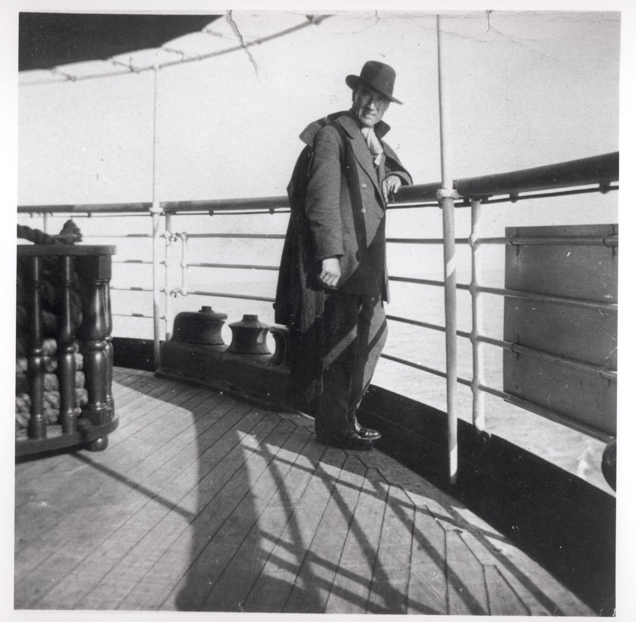 Toinen Gide lähdössä Vähä-Aasiaan (1869-1951) 1914 tekijältä French Photographer